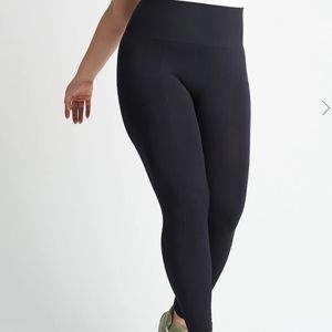 Yummie. Full length seamless. L/XL. NWT